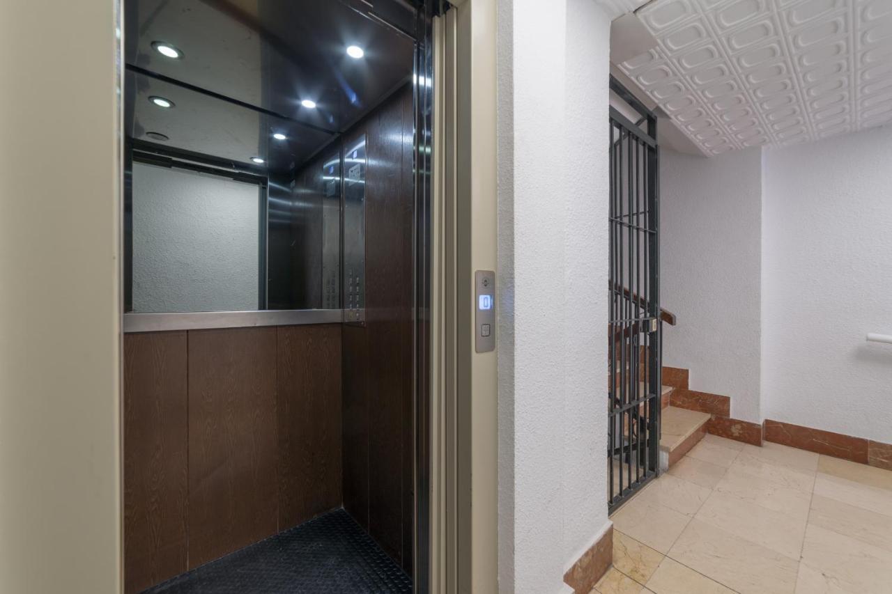 Suite Homes Penthouse Capuchinos Малага Экстерьер фото